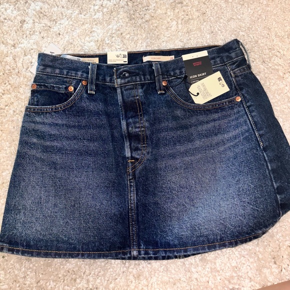 NWT Aritzia Levi’s icon skirt - Picture 2 of 4